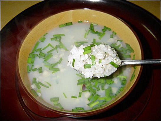 요즈음 재첩국이 맛도 좋고 향이 깊다 